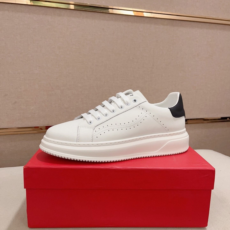 G*u*i casual shoes
